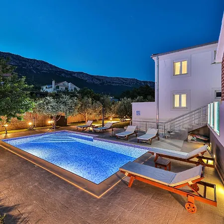 Lovely In Kastel Sucurac With Sauna Σπίτι διακοπών Kaštela